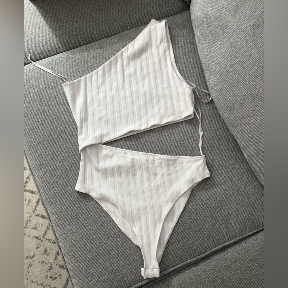 Zara White Ribbed Asymmetrical Bodysuit